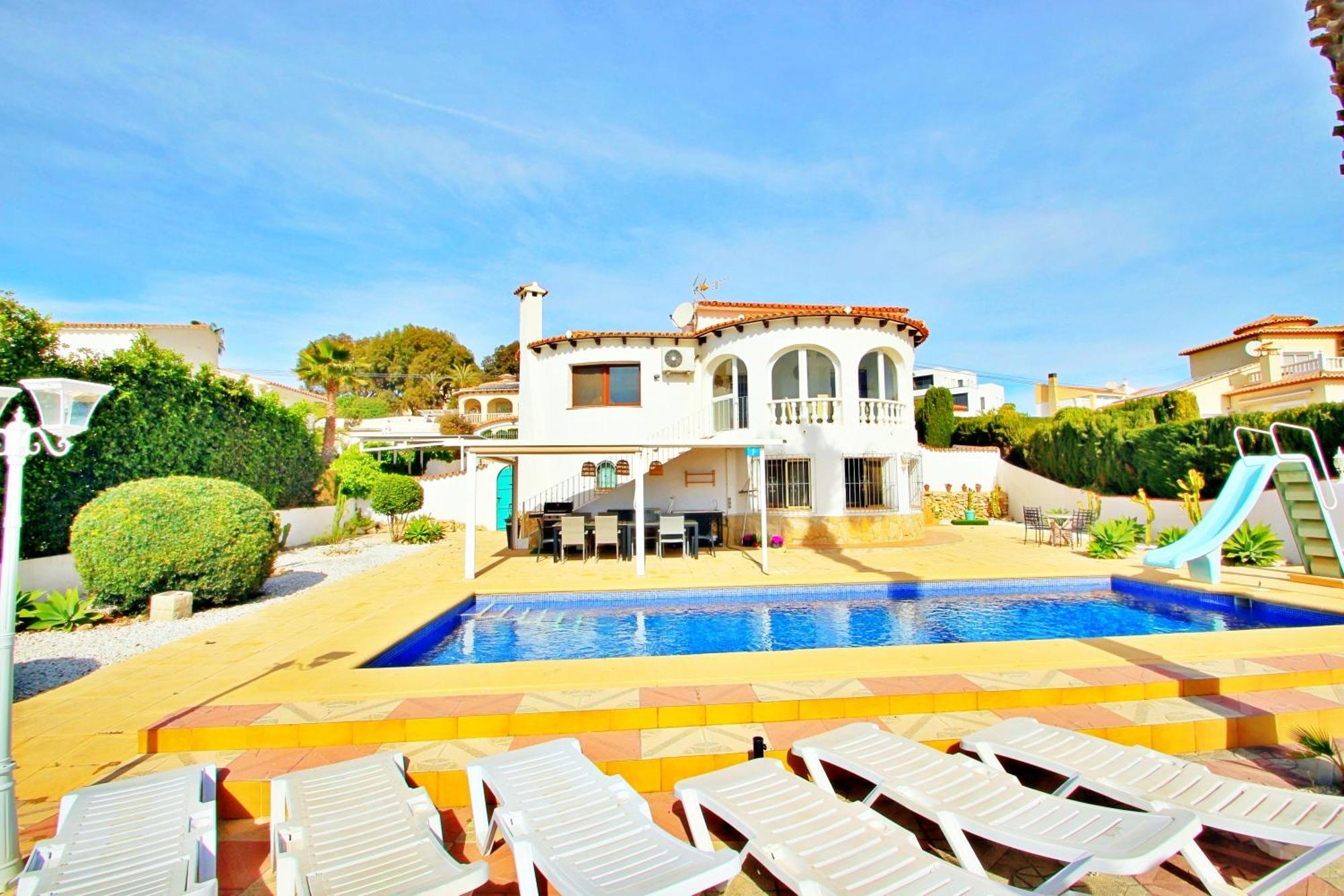 Aaron - With Stunning Views And Private Pool In Villa
